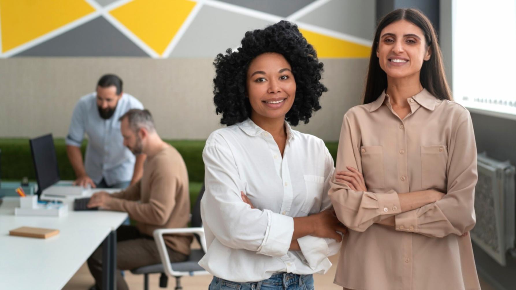 Sessione di formazione online con partecipanti che collaborano virtualmente