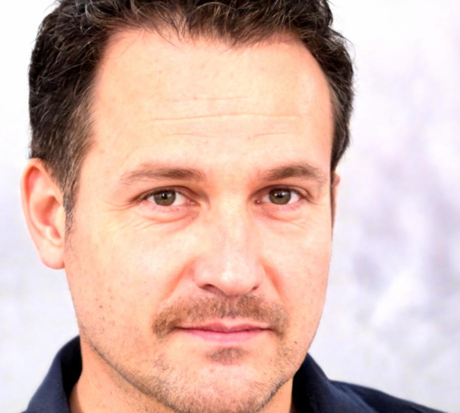 Ritratto professionale di Matteo Carbone, coordinatore tecnico di zomplexirava